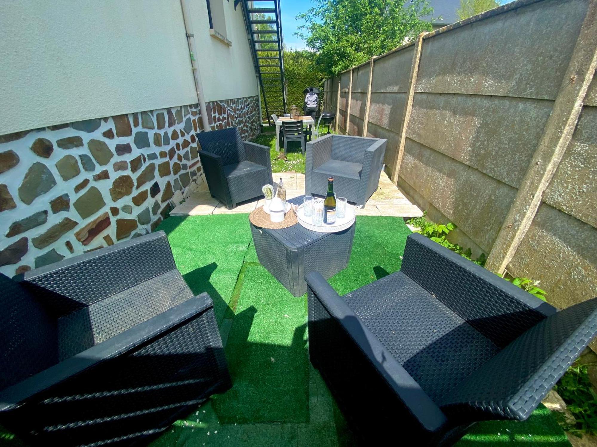 Une Ambiance Cosy Avec Jardin Privatif Nassandres ภายนอก รูปภาพ